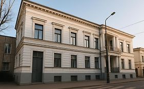 Roze Center Apartments